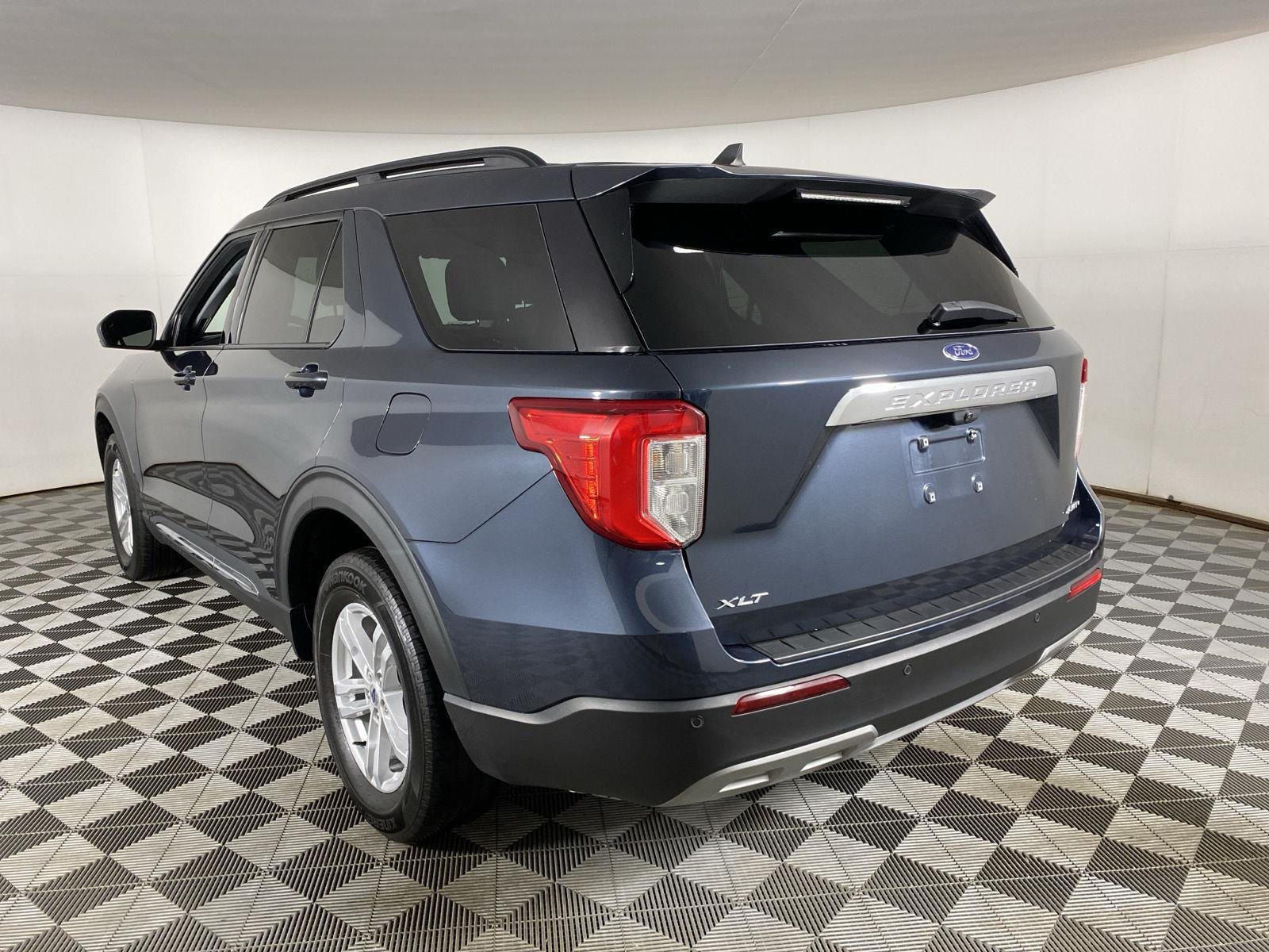 Used 2023 Stone Blue Ford XLT image 8