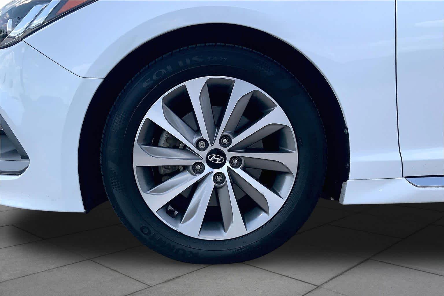 Used 2015 Quartz White Pearl Hyundai 2.4L Sport image 11
