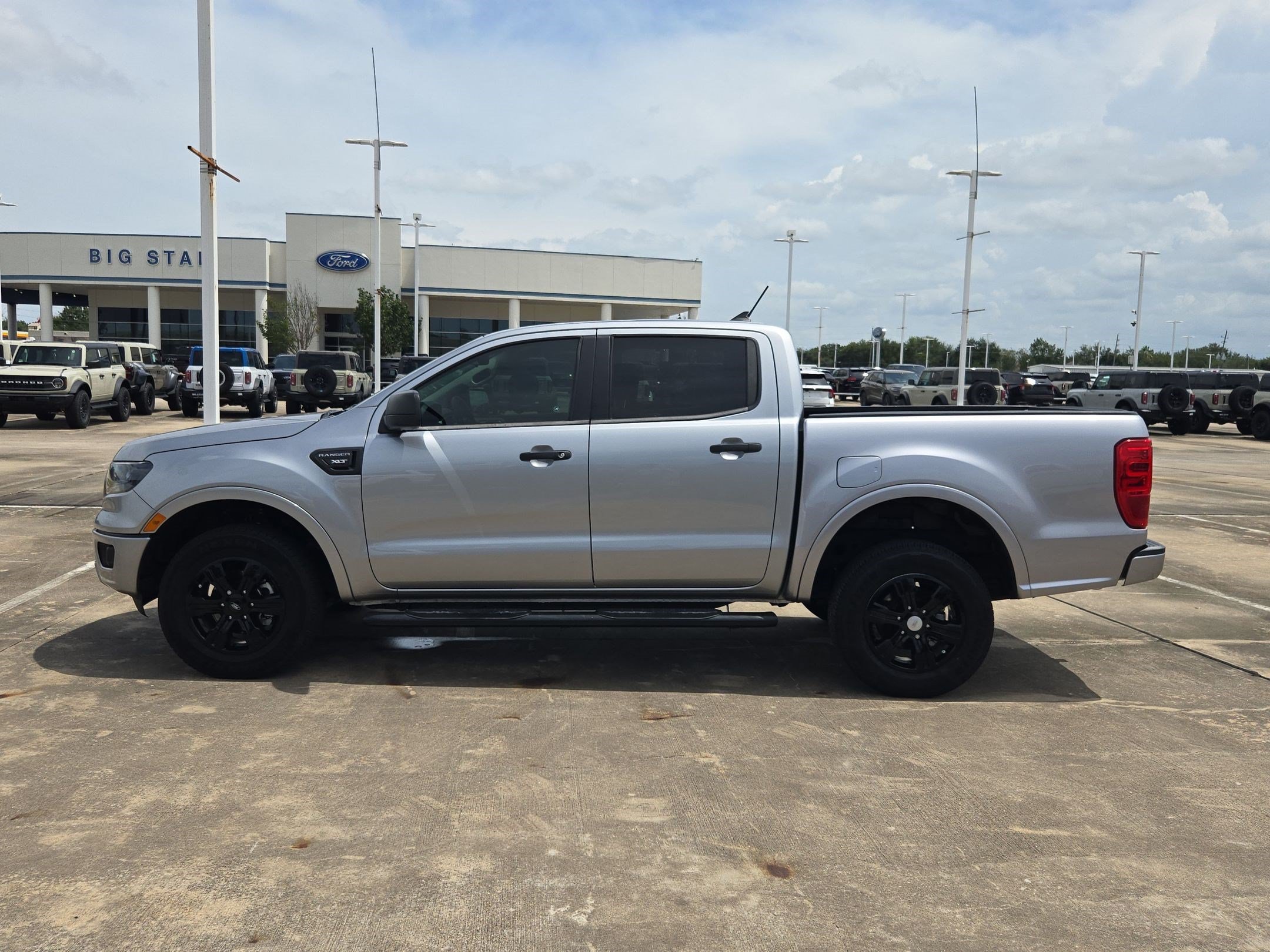 Used 2020 Blue Ford XLT image 6