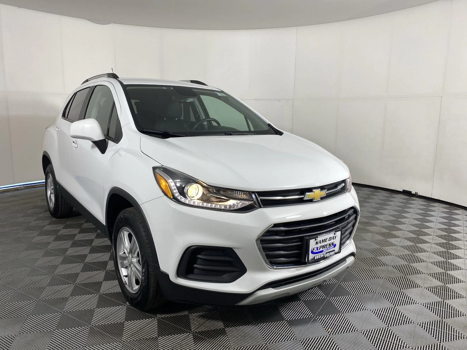 Used 2022 Summit White Chevrolet LT image 15