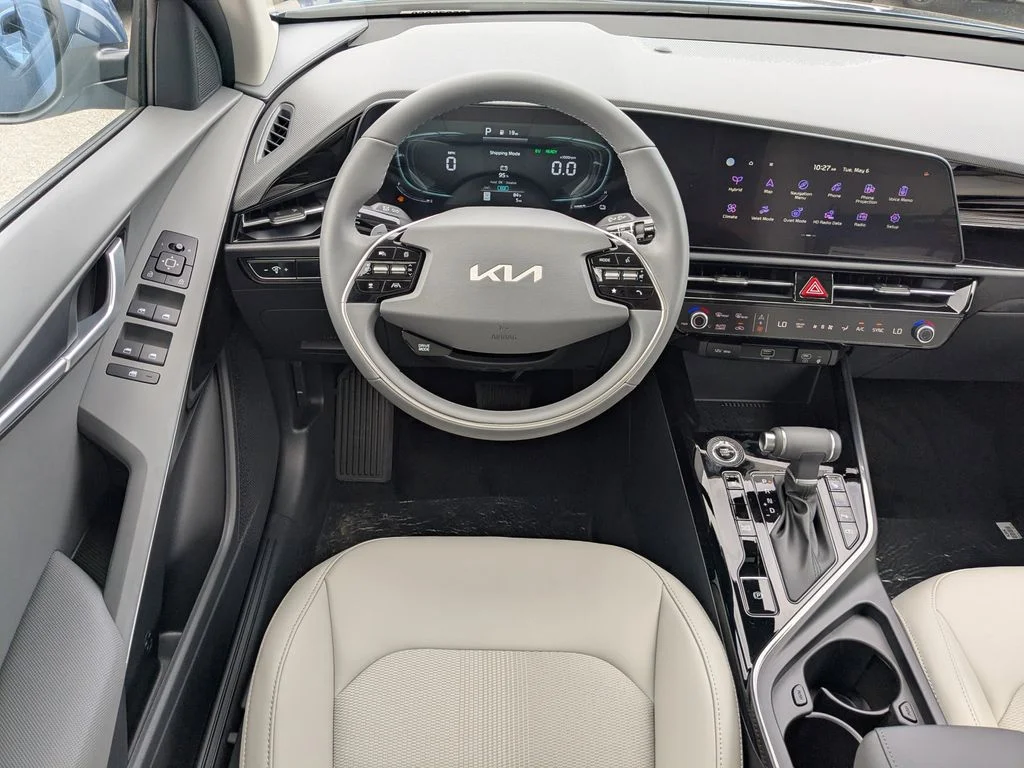 2025 Kia Niro EX - Photo 15