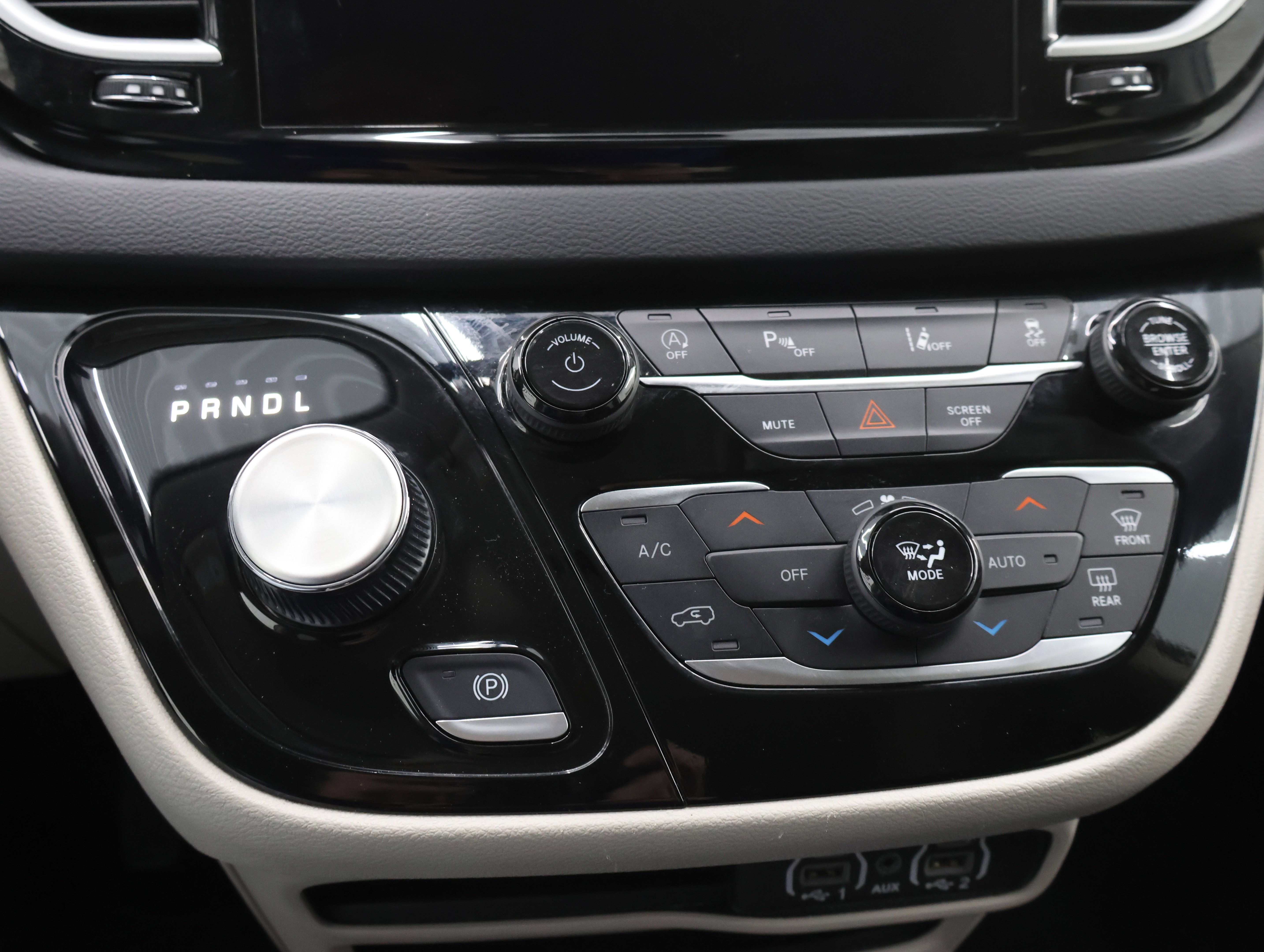 Used 2024 Bright White Clearcoat Chrysler Touring L: TOURING L-STOW N GO-QUADS-THIRD-ADAPTIVE CRUISE-1 OWNER image 48