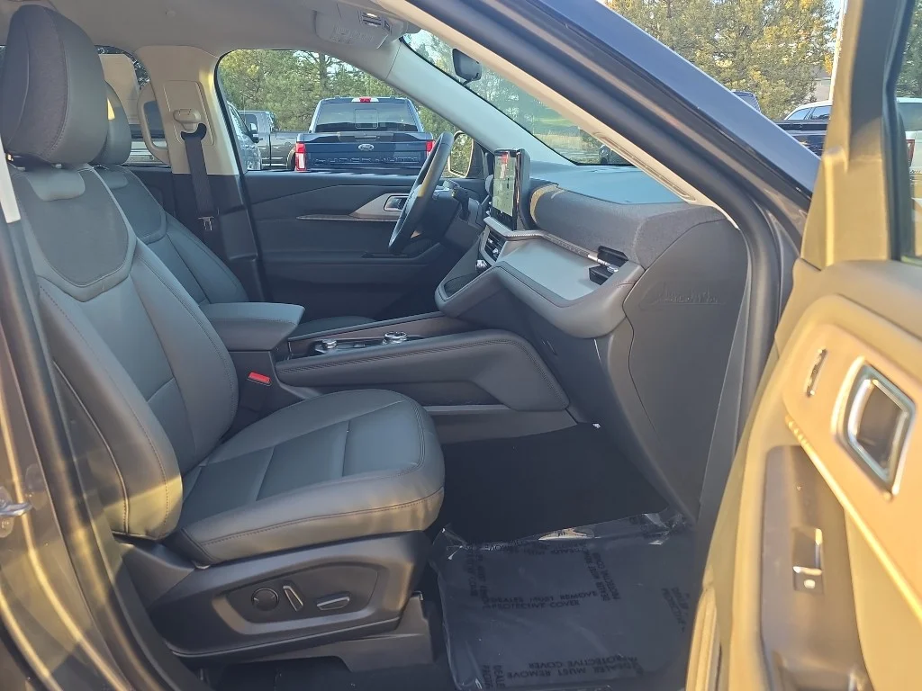 New 2026 Carbonized Gray Metallic Ford Active image 9