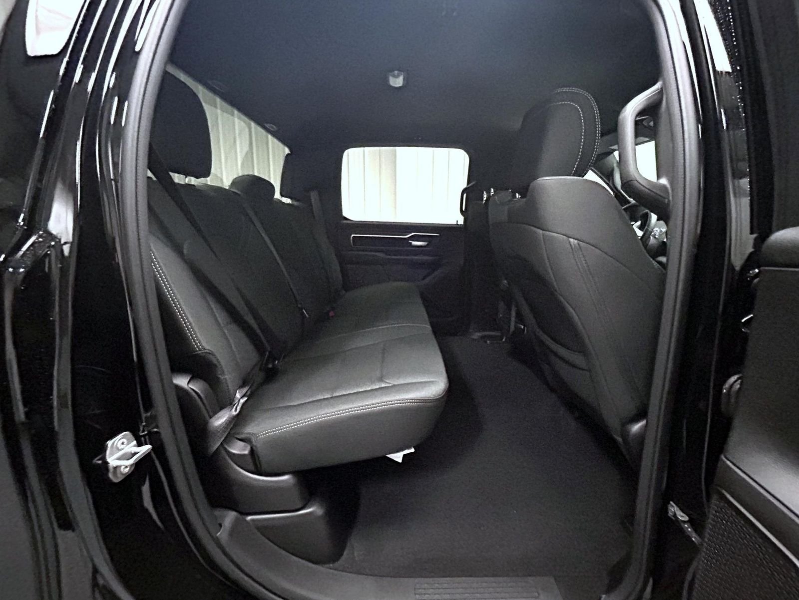 New 2026 Diamond Black Crystal Pearl-Coat Exterior Paint RAM Big Horn/Lone Star image 18
