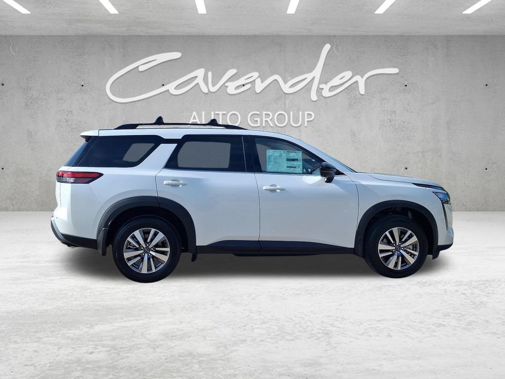 New 2026 Everest White Pearl TriCoat Nissan SL image 18