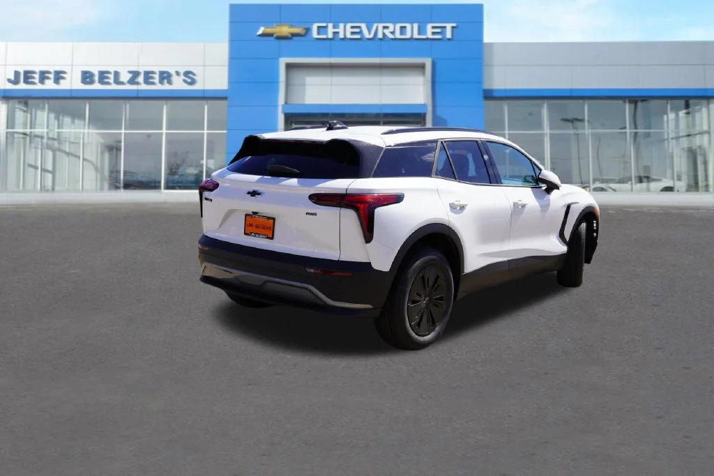 New 2027 Summit White Chevrolet LT image 3