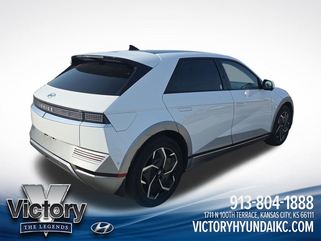 Used 2023 White Hyundai Limited image 5