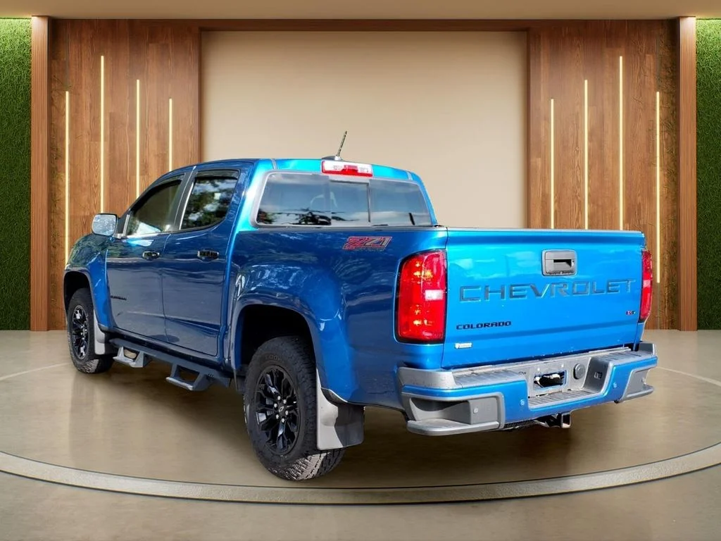 Used 2022 Blue Chevrolet Z71 image 28