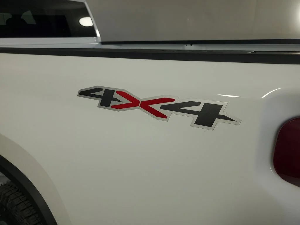 New 2026 Summit White Chevrolet Custom image 31