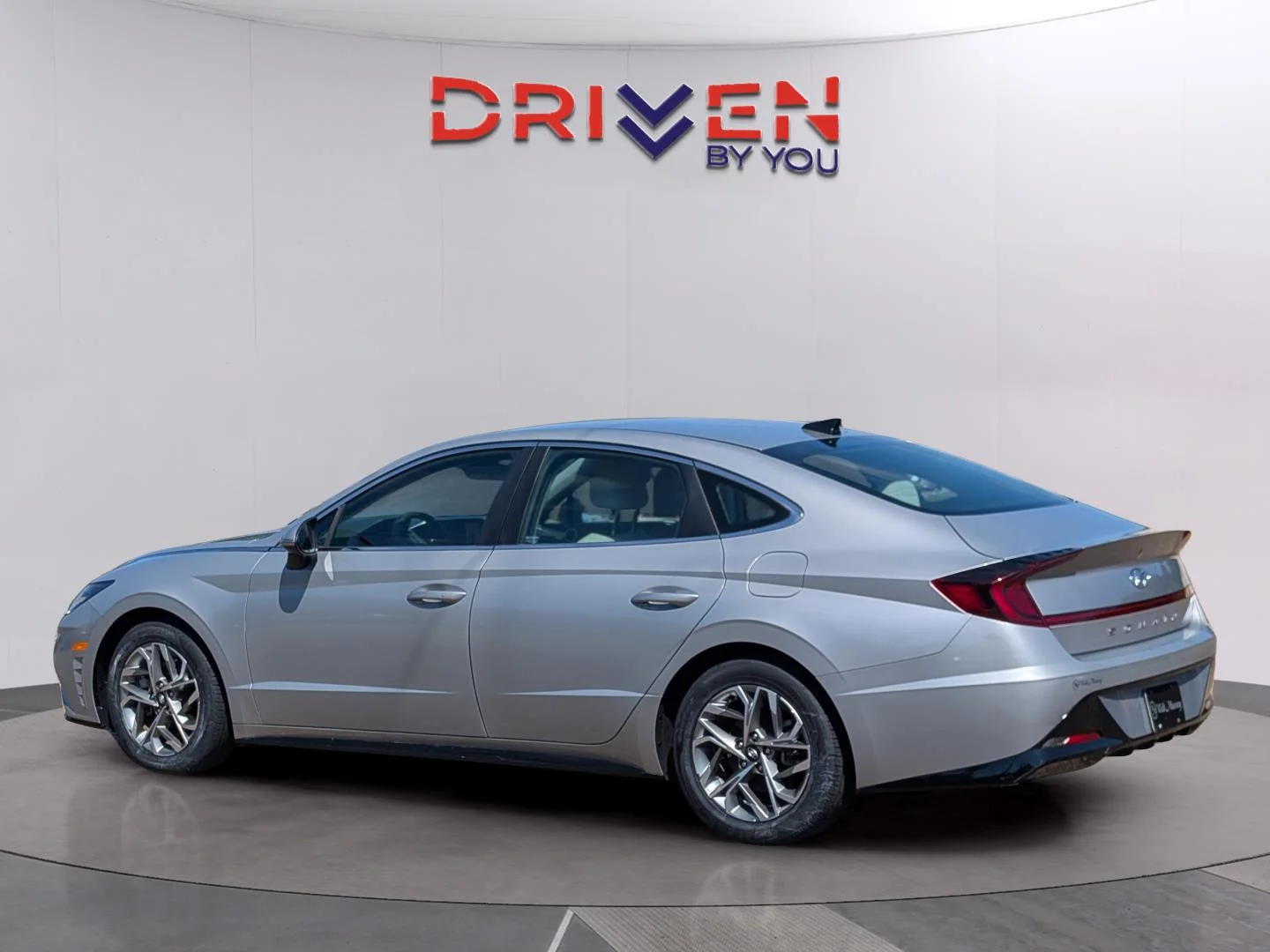 Used 2023 Curated Silver Hyundai SEL image 4