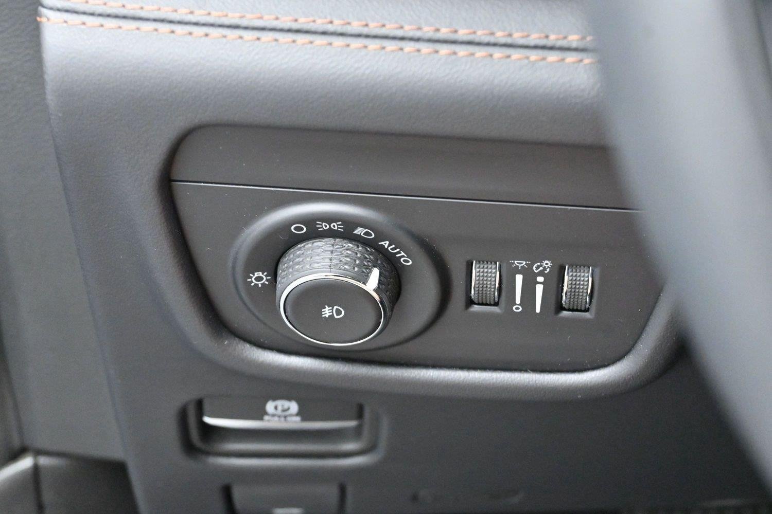 Used 2022 Baltic Gray Metallic Clearcoat Jeep Summit Reserve image 25