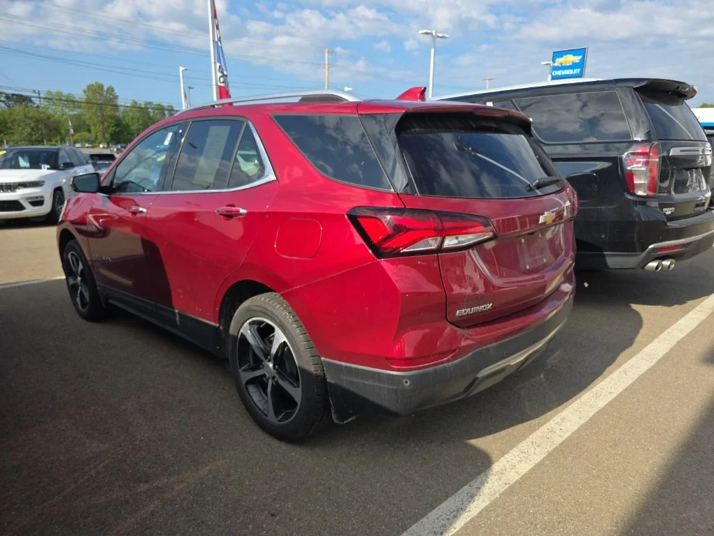Used 2023 Red Chevrolet Premier image 9