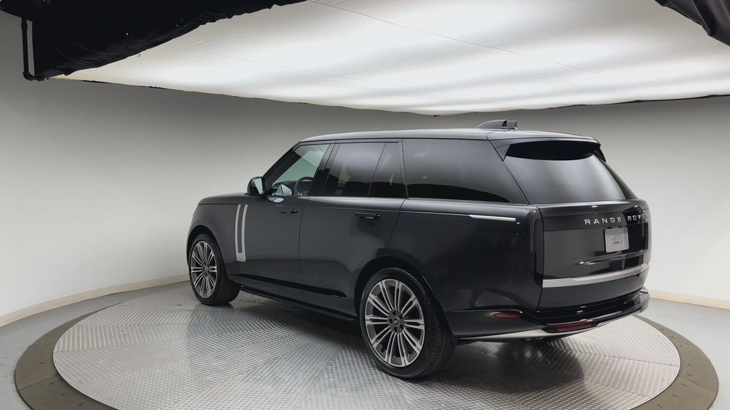 Used 2025 Carpathian Gray Premium Metallic Land Rover Autobiography image 4