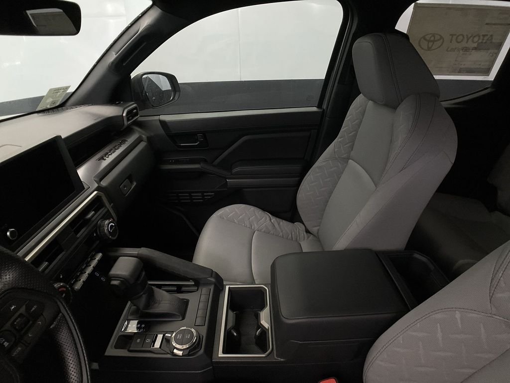 2026 Toyota Tacoma SR5 - Photo 31
