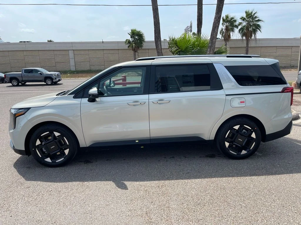 New 2026 White Kia EX image 4