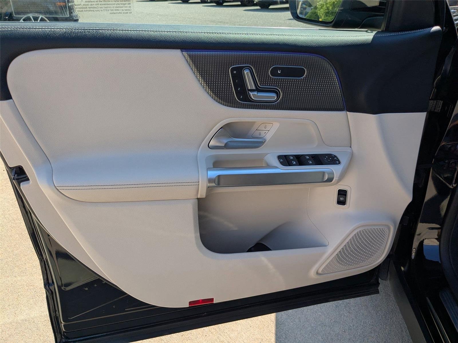 Used 2021 BLACK MERCEDES-BENZ TRUCK  image 11