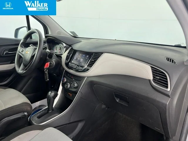 Used 2022 Silver Chevrolet LS image 31