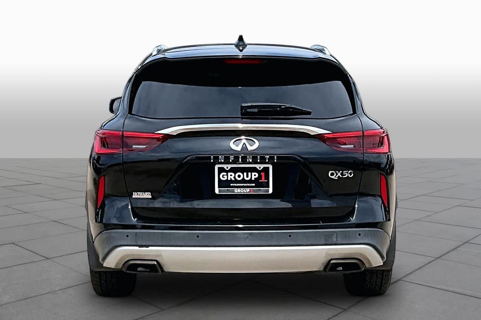 Used 2019 Black Obsidian INFINITI ESSENTIAL image 3