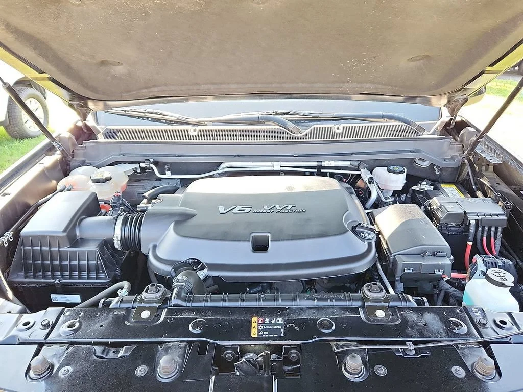 Used 2022 Black Chevrolet ZR2 image 27
