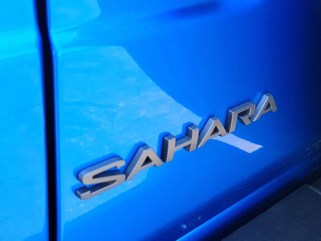 New 2026 Hydro Blue Pearl-Coat Exterior Paint Jeep Sahara image 8