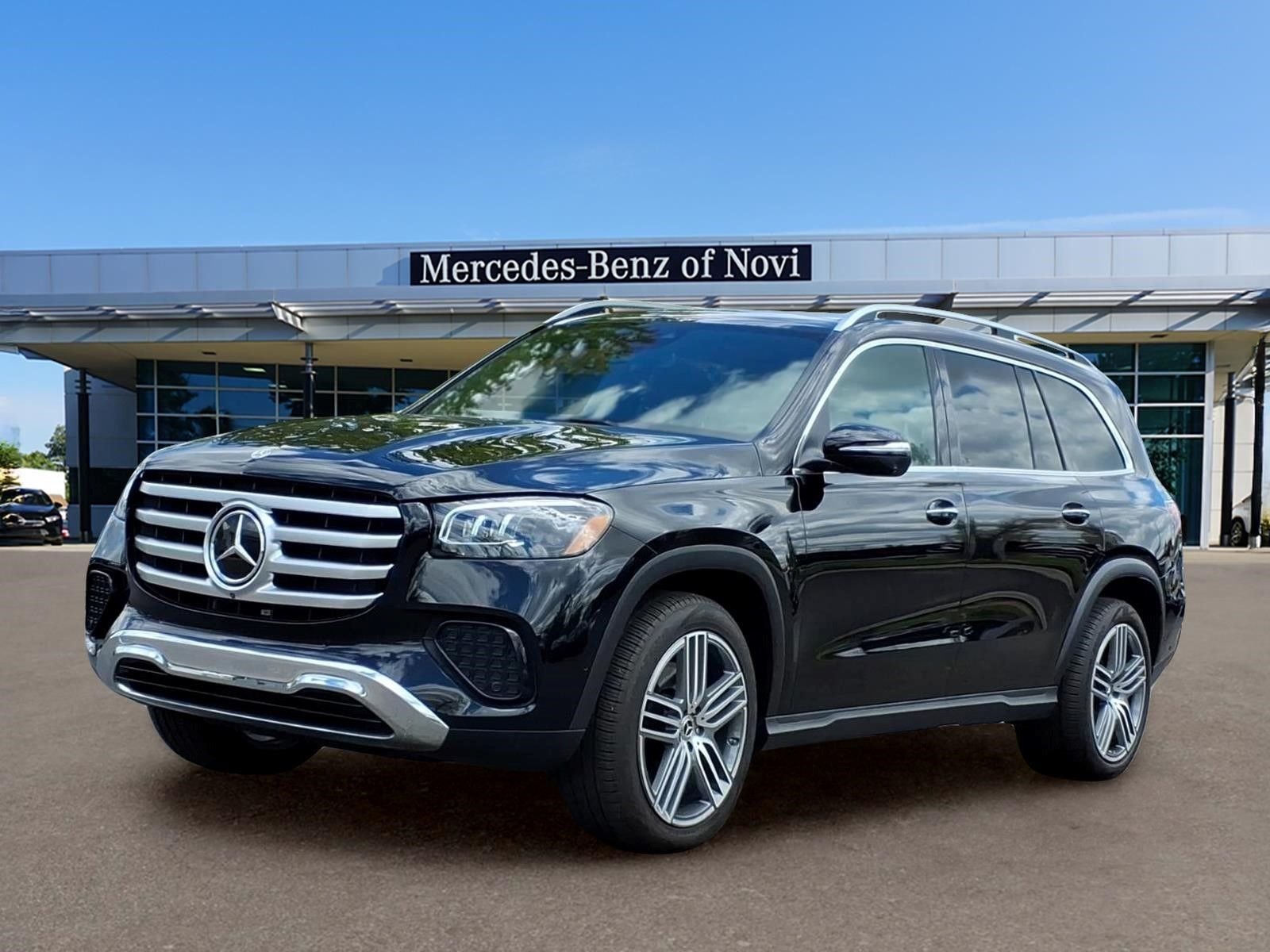Certified Used 2025  Mercedes-Benz GLS 450 image 1
