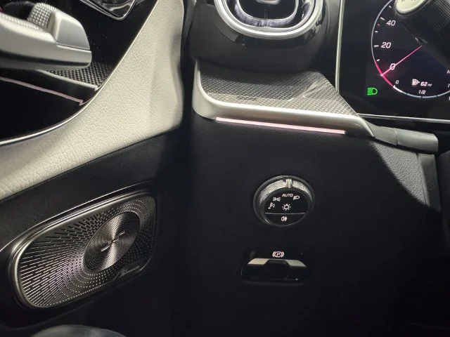New 2026 MANUFAKTUR Moonlight Whit Mercedes-Benz GLC 300 image 43
