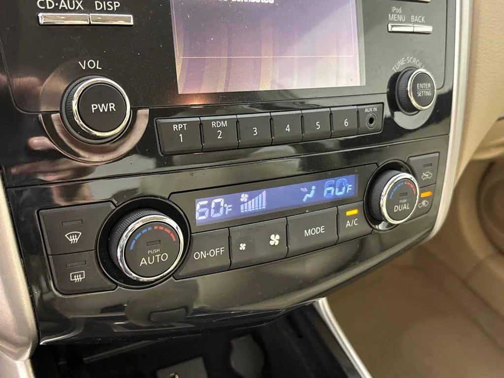 Used 2013 Beige Nissan 2.5 SV image 33