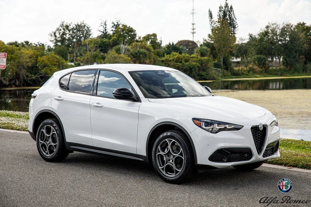 New 2025 White Alfa Romeo Base image 1