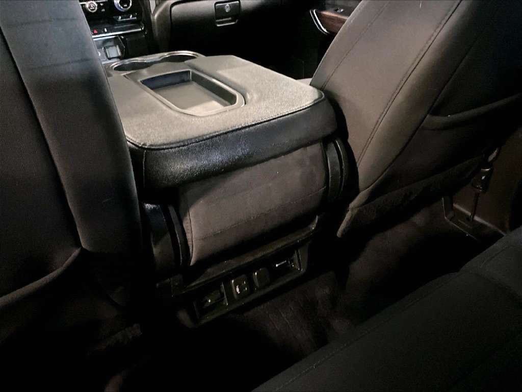 Used 2022 White GMC SLE image 28