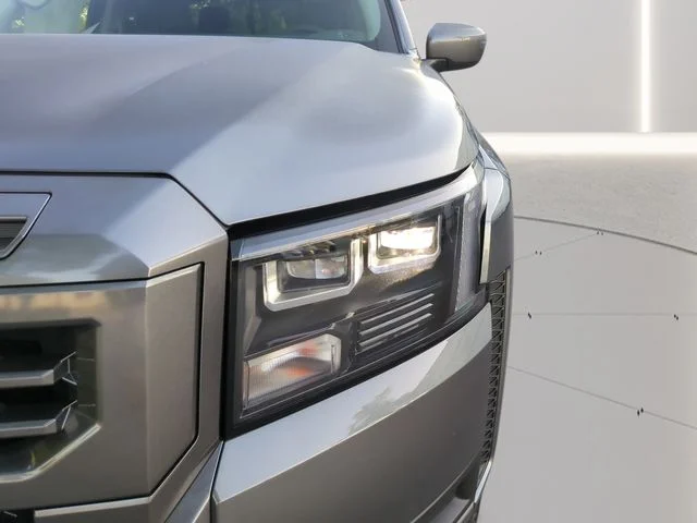 New 2026 Gun Metallic Nissan Crew Cab SV image 6