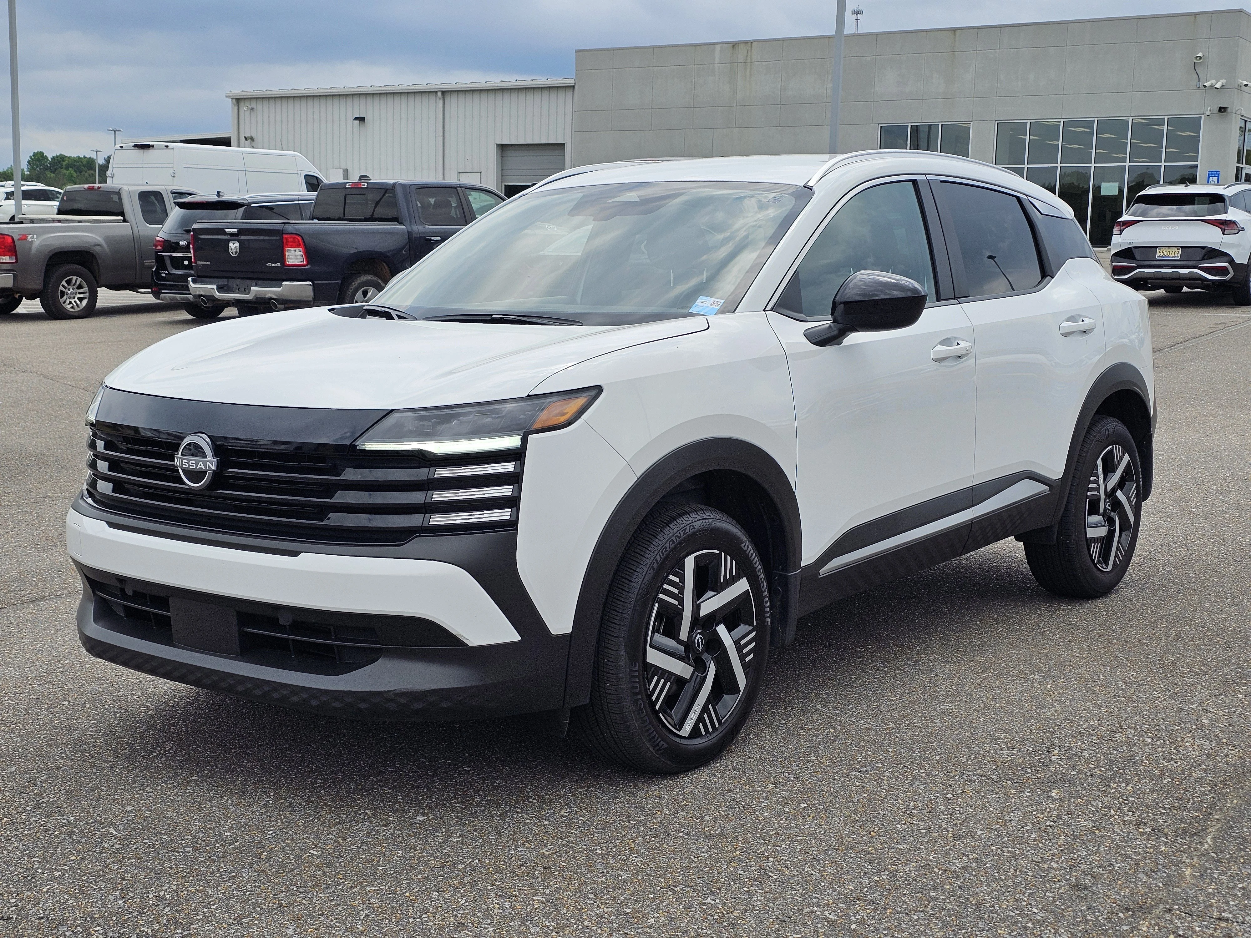 2026 Nissan Kicks 2.0 SV's photo
