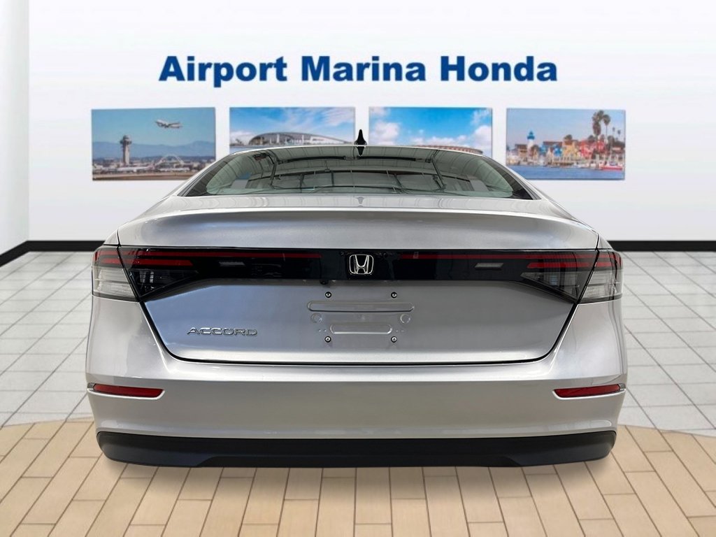 New 2026 Solar Silver Metallic Honda SE image 4