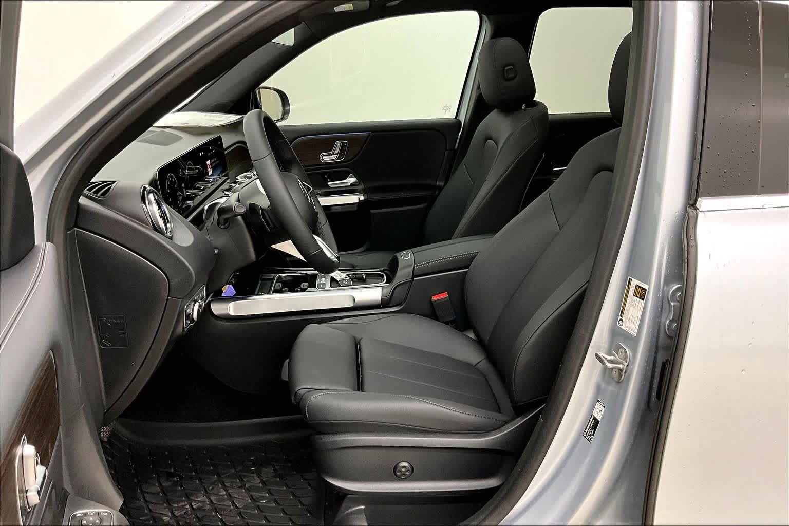 Used 2026 Cirrus Silver Metallic Mercedes-Benz GLB 250 image 9