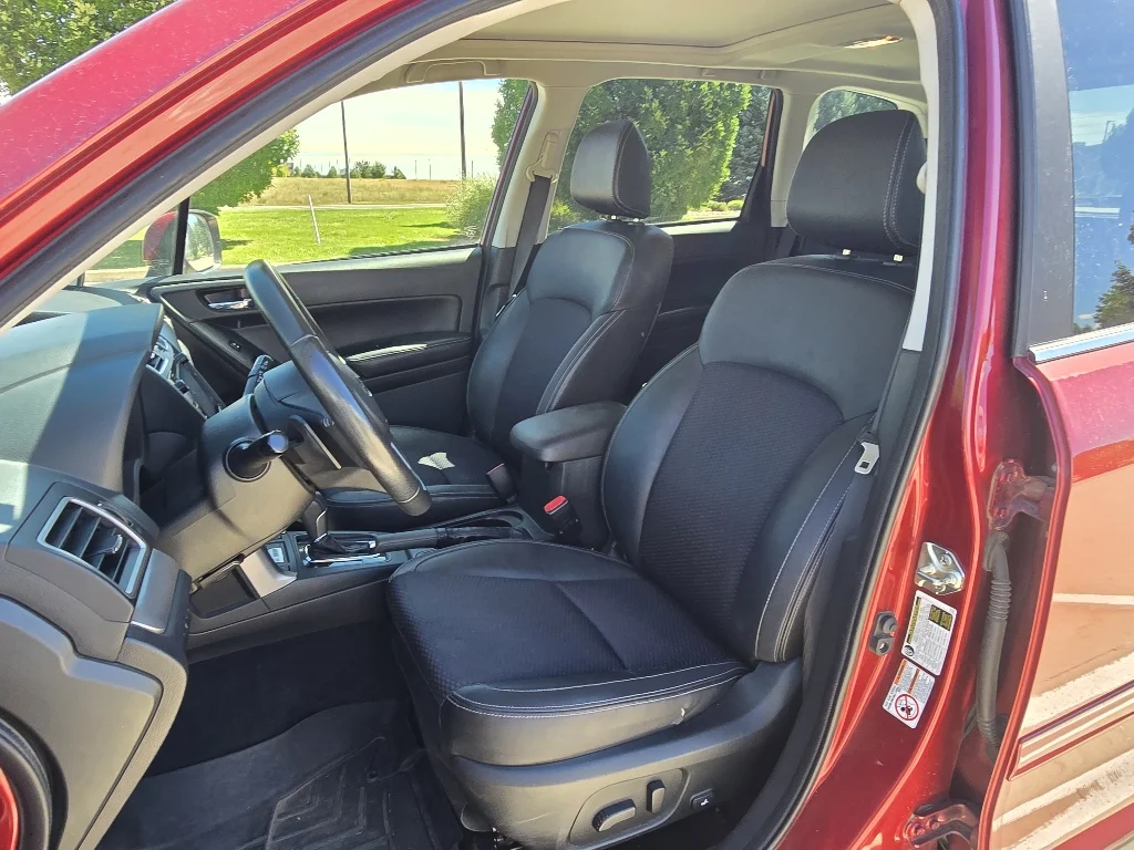 Used 2018 Venetian Red Pearl Subaru Premium image 11