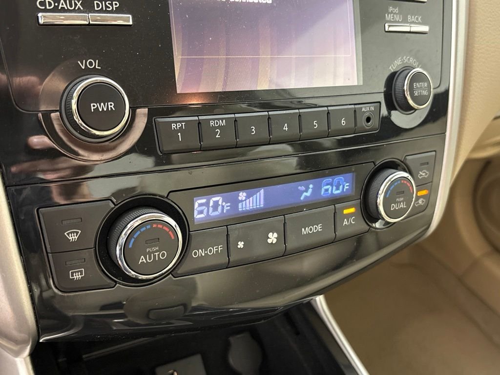 Used 2013 Beige Nissan 2.5 SV image 33