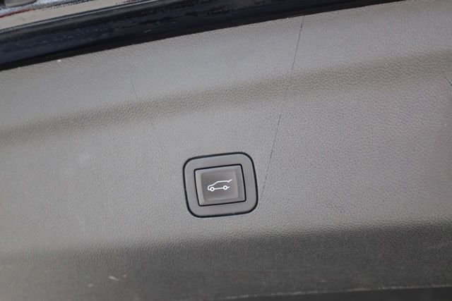 Used 2025 Black Chevrolet Z71 image 35