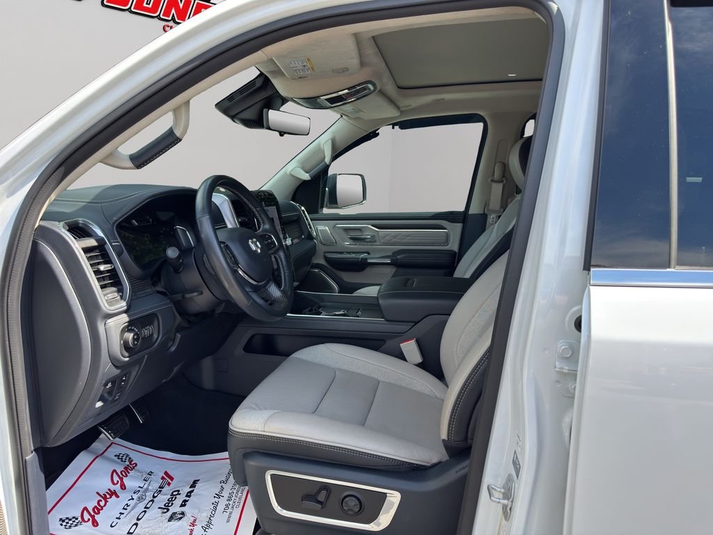 Used 2023 Ivory White Tri-Coat Pearlcoat Ram Limited image 4