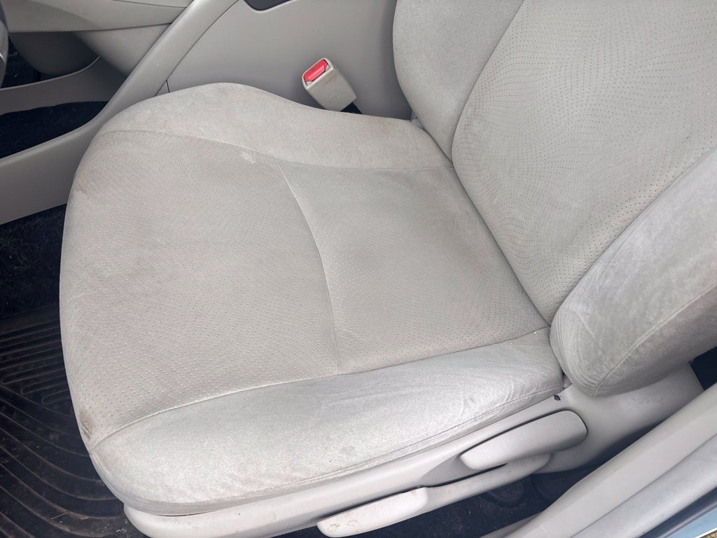 Used 2014 Pearl Toyota Three image 12