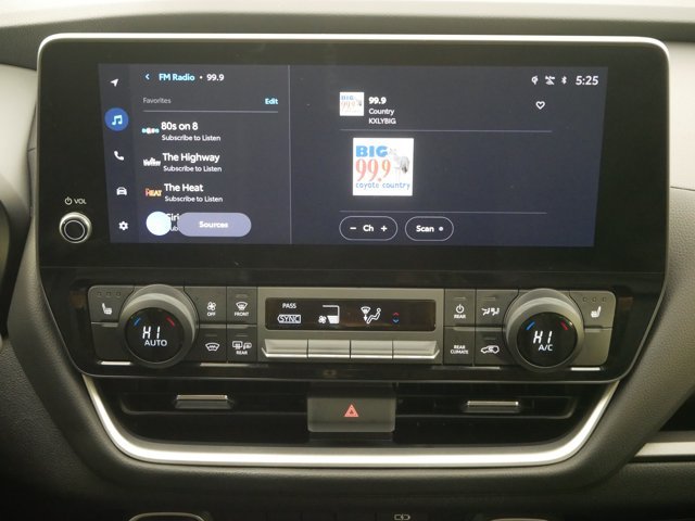 Used 2024 Wind Chill Pearl Toyota XLE image 21