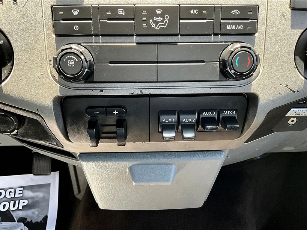 Used 2014 Silver Ford XLT image 17