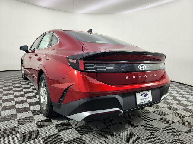 New 2026 Red Hyundai SE image 3
