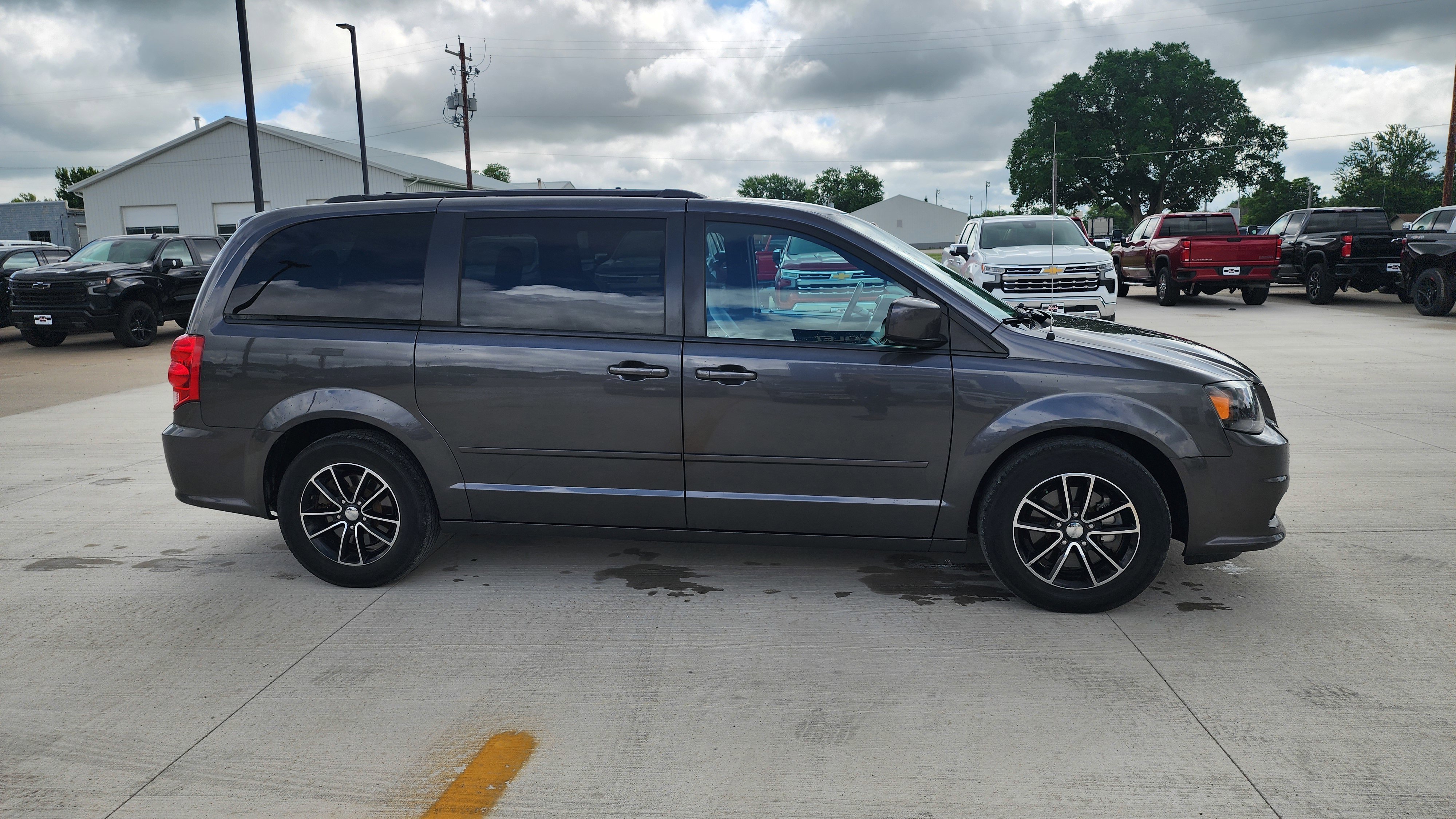 Used 2017 Granite Pearlcoat Dodge GT image 4