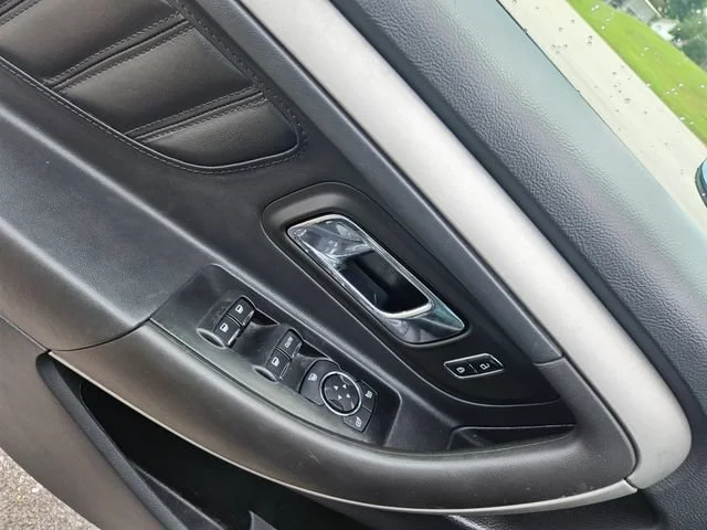 Used 2015 Gray Ford SEL image 11