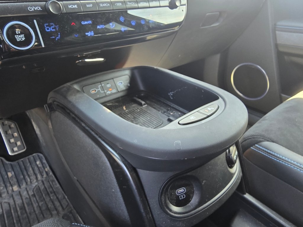 Used 2025 Atlas White Hyundai Base (A1) image 19