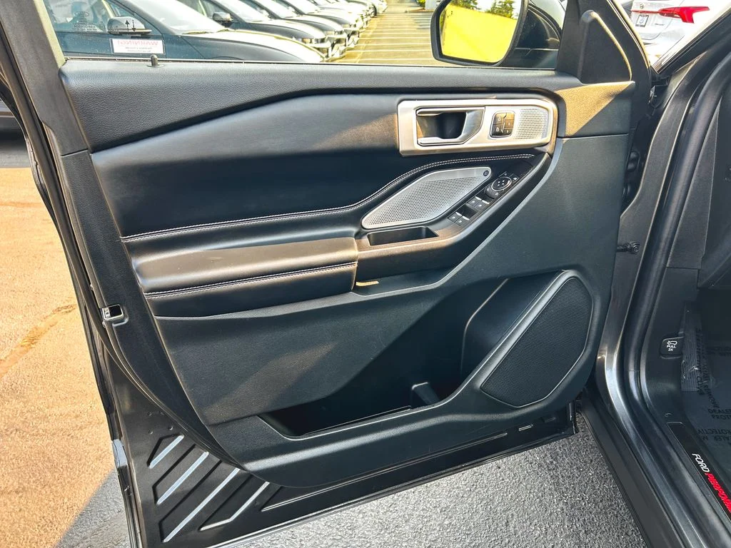 Used 2020 Magnetic Metallic Ford ST image 11