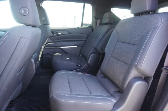 Used 2026 WHITE Chevrolet FWD LT image 21