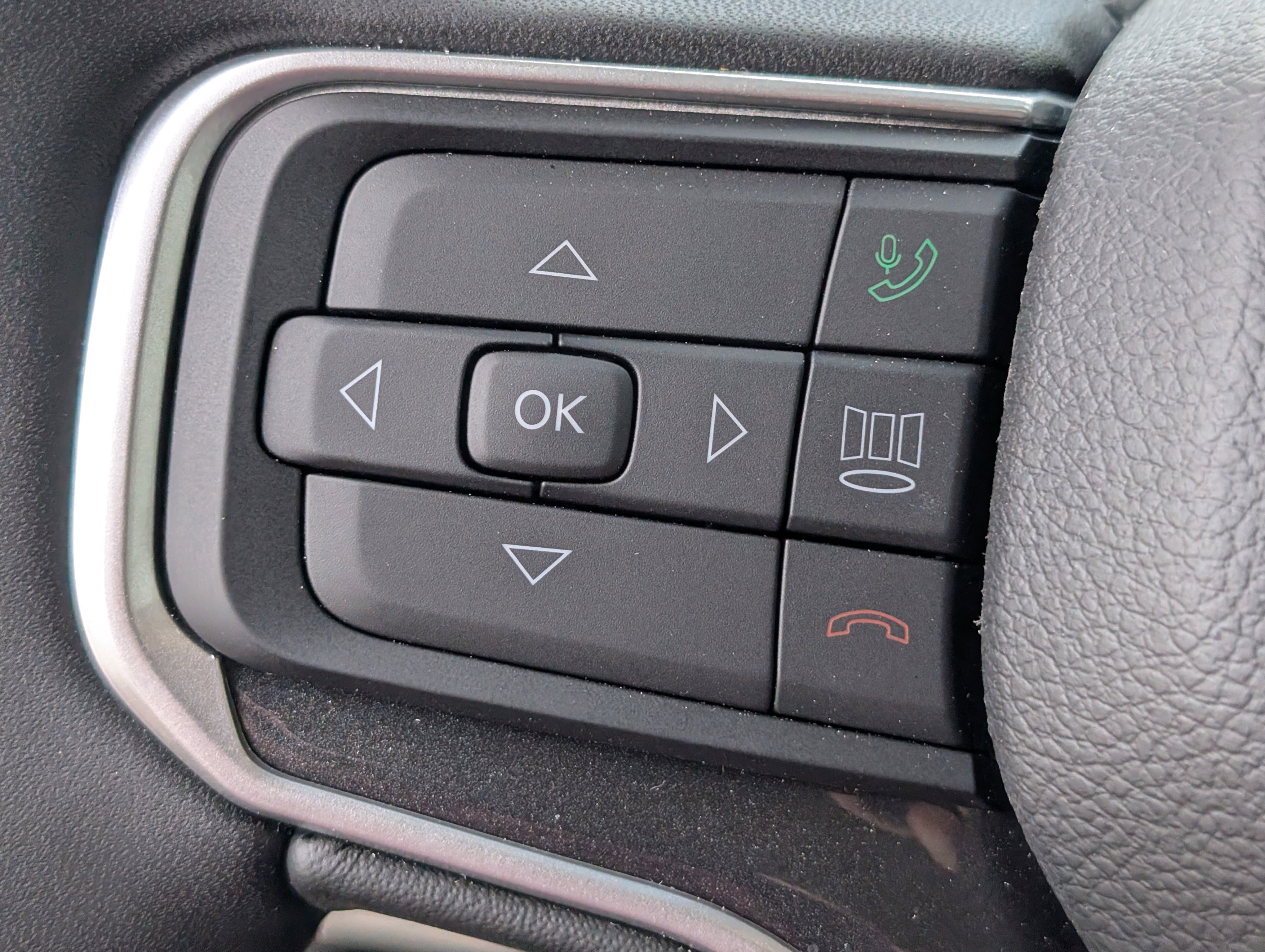 Used 2024 Silver Zynith Jeep  image 19