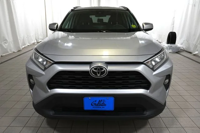 Used 2021 Silver Toyota XLE image 15