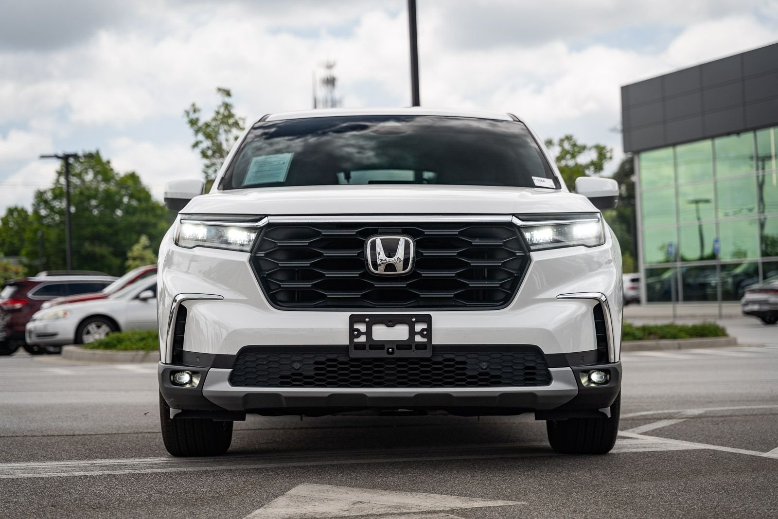Used 2025  Honda EX-L image 2