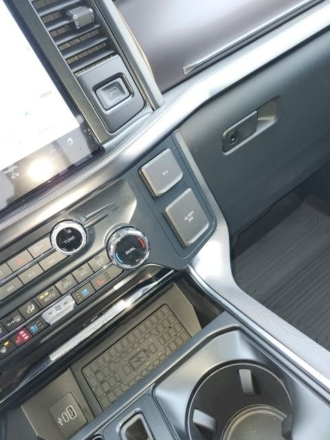 2025 Ford F-150 Platinum - Photo 40